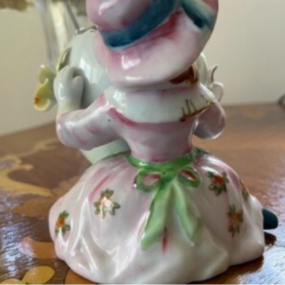 Adorable Handpainted Gilded Porcelain Springtime Figurine Vase of Little Girl - Picture 5 of 6